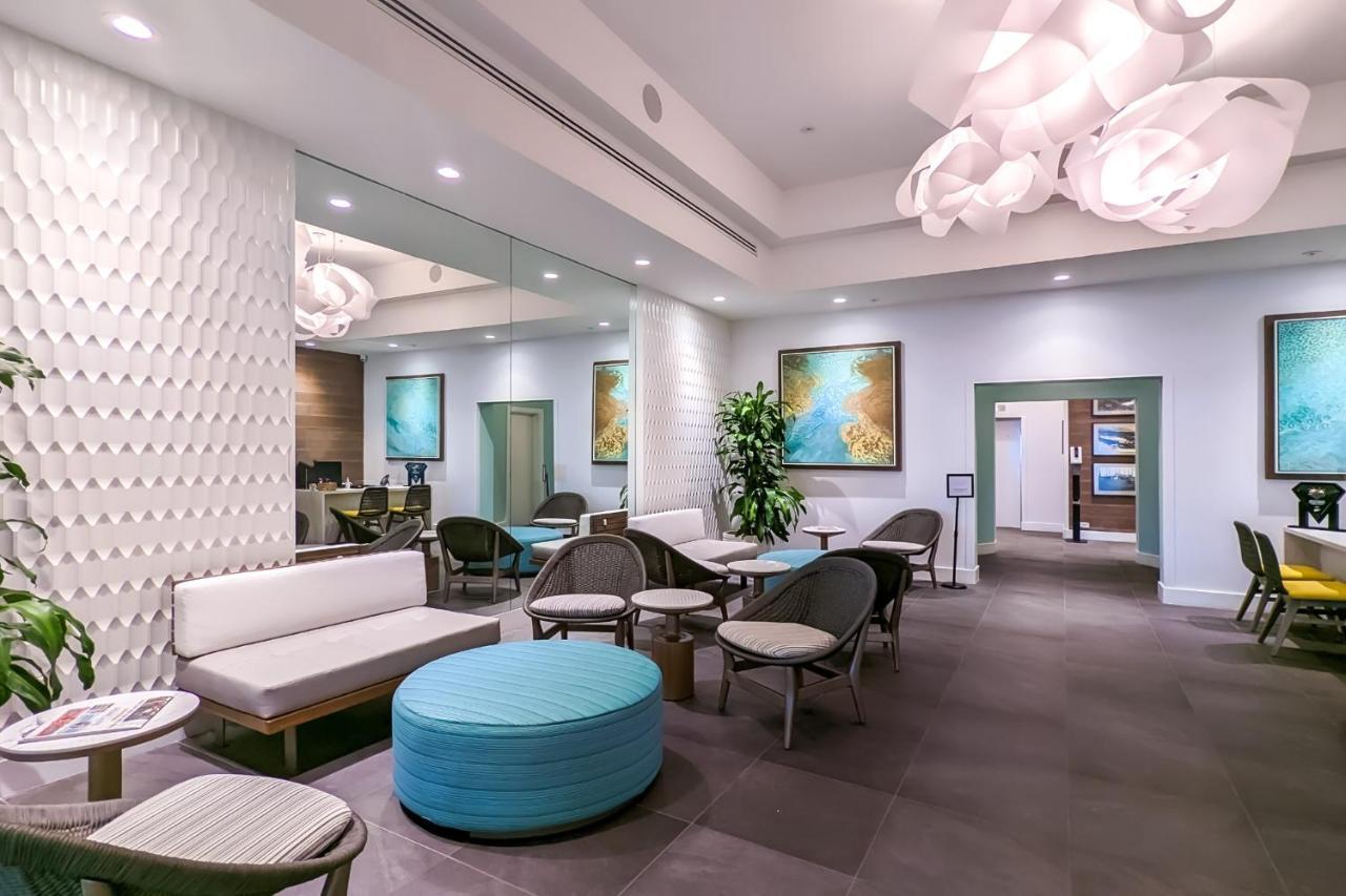 Ocean Front Spectacular Condo ホノルル エクステリア 写真
