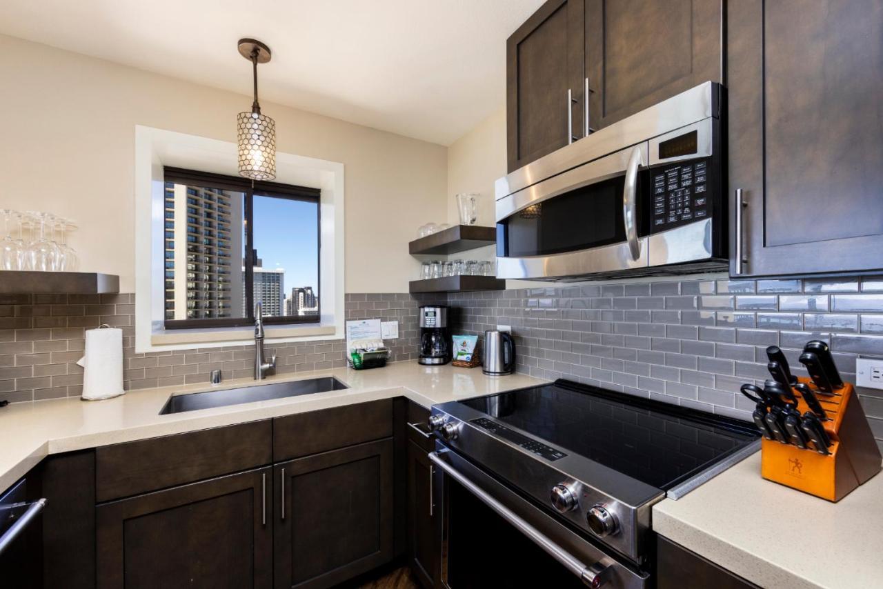 Ocean Front Spectacular Condo ホノルル エクステリア 写真