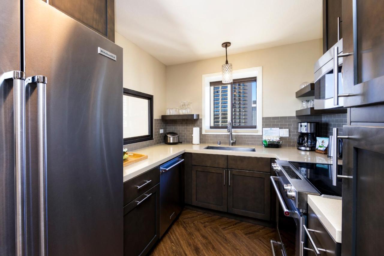 Ocean Front Spectacular Condo ホノルル エクステリア 写真