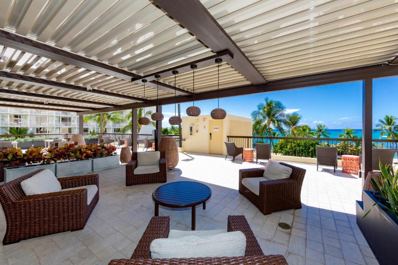 Ocean Front Spectacular Condo ホノルル エクステリア 写真